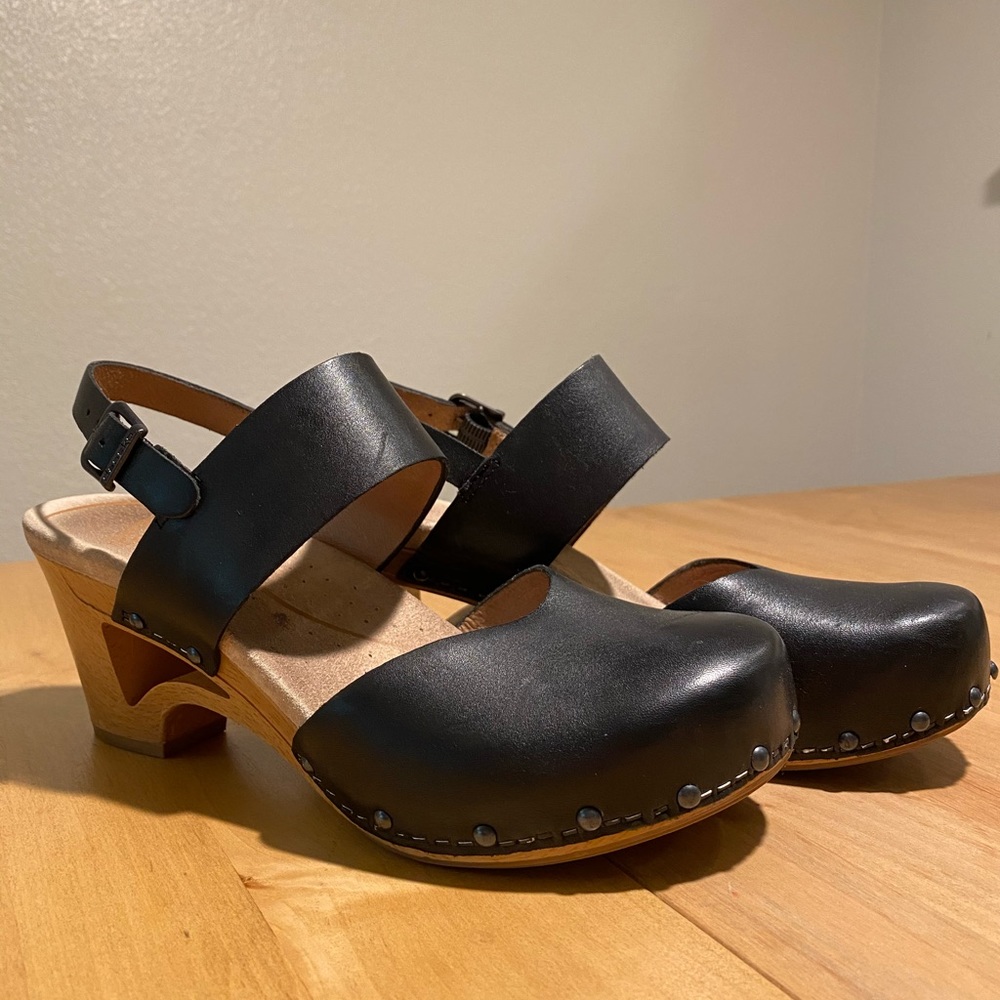 Dansko Women's Taci Wedge Comfort Sandals